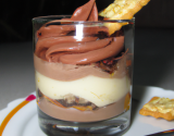 Verrine à la pâte de calisson sur un croquant chocolat