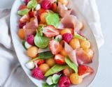 Salade de Melon et Fruits Rouges au Jambon cru