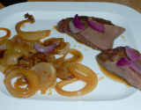 Magrets de canard et confit d'oignons au cidre Pays d'Auge