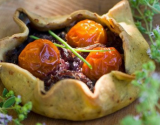 Tarte tomates et herbes du jardin