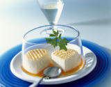 Mousse au roquefort en gelée de muscat