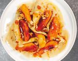 Crêpes aux pommes poêlées, sauce caramel beurre salé et noix