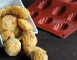 Madeleines salées avec féta et tomates confites