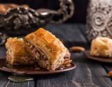 Baklawa : pâte feuilletée amandes, noix et miel