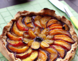 Tarte aux nectarines et raisins secs