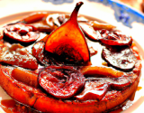 Tatin de poires à la confiture de figues, noix et cognac