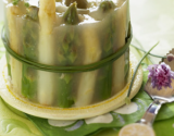 Rillette de morue aux topinambours, en charlotte d'asperges et pamplemousses