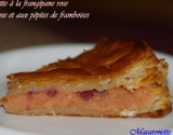 Galette à la rose et aux pépites de framboises