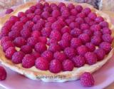 Tarte aux framboises sur sa crème diplomate