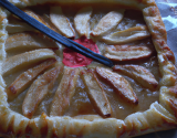 Galette de pâte feuilletée sucrée maison