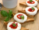 Toasts de chèvre à la confiture de poivron-fraise