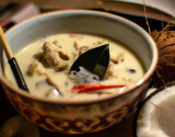 Soupe thaïe, poulet & lait de coco