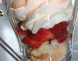 Verrine de charlotte aux fraise façon capuccino