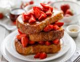 Brioche perdue aux fraises et miel