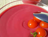 Velouté de tomates au rosé et au cassis