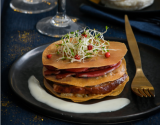 Mille-feuille de magrets aux cèpes et Rocamadour AOP