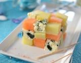 Salade de roquefort, melon et patate en Rubik's Cube