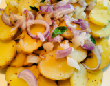 Salade de pommes de terre aux oignons