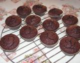 Muffins au chocolat noir et au cacao en poudre