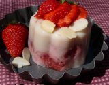 Flan au lait d'amande et fraise à l'agar agar