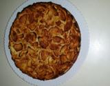Gâteau invisible aux pommes et crème caramel au beurre salé