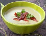 Velouté de châtaignes et pétales de bacon grillé