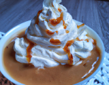 Crème au chocolat au lait et chantilly de caramel