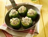 Courgettes farcies brousse et pignons au basilic