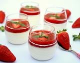 Panna cotta vanille et coulis de fraises à la menthe