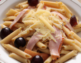 Penne au miel, fruits et jambon de Parme