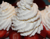 Corolles de fraises en chantilly