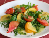 Salade de tomates au herbes et au gingembre