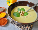 Velouté aux poivrons jaunes, cumin et pois chiches