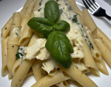 Penne aux 3 fromages et basilic