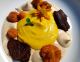 Confit de topinambour, crème et mousse de potimarron, mouillette de jaune doux à la truffe