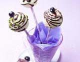 Cake pops aux myrtilles sauvages