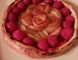 Tarte tatin aux pommes et framboises