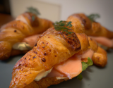 Croissants au saumon fumé maison