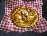 Tartelette aux deux pommes flambées et camembert