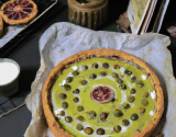 Tarte à l'ancienne aux griottes et crème de pistache