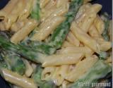 Penne au parmesan et aux asperges, sauce hollandaise