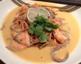 Soupe de crevettes et soba au lait de coco