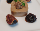 Foie gras et tartare de pruneaux