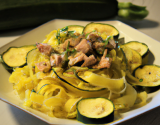 Tagliatelle au thon fumé et aux courgettes