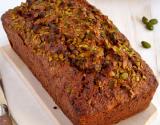 Cake aux courgettes, chocolat noir & pistaches