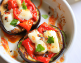 Minis-cocottes aux aubergines, poivrons et mozzarella