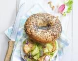 Bagel poulet-avocat et bûche de chèvre Chavroux®