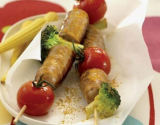 Brochettes de chipolata aux légumes