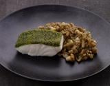 Cabillaud Skrei de Norvège en croûte d'herbes, risotto d'épeautre et girolles