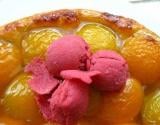 Tarte aux abricots, sorbet à la framboise